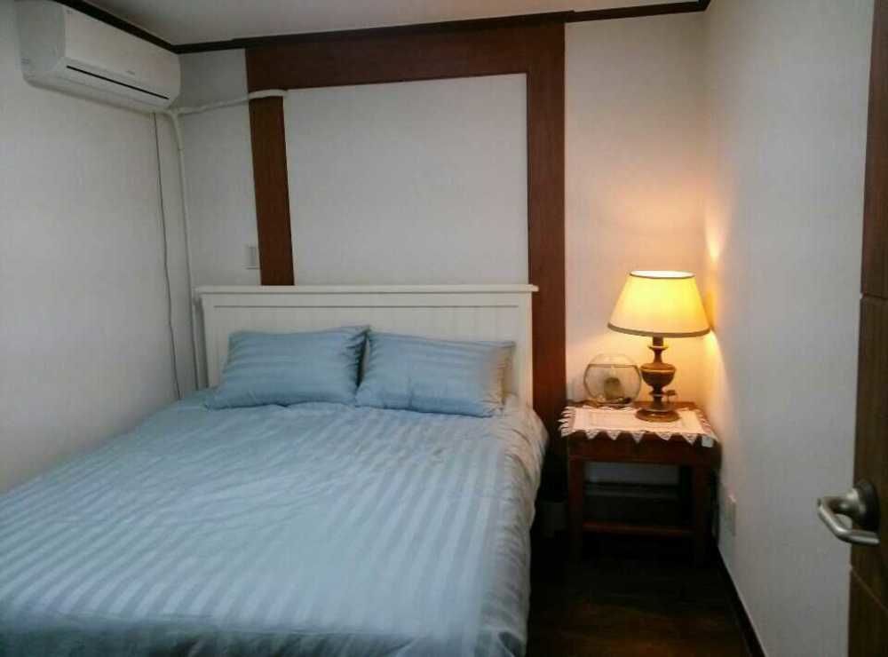 K Star Road Guesthouse - Hostel Seoul Eksteriør billede