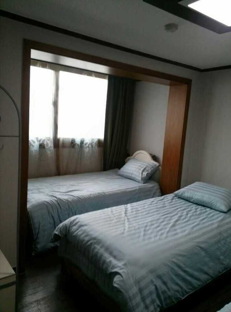 K Star Road Guesthouse - Hostel Seoul Eksteriør billede
